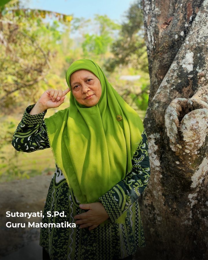 Sutaryati, S.Pd., Guru Matematika