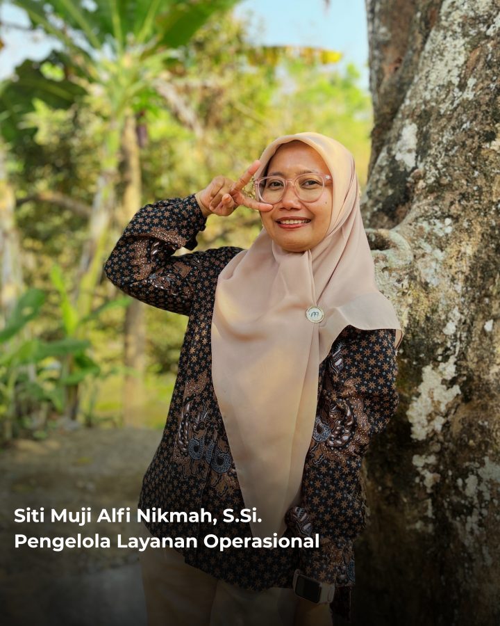 Siti Muji Alfi Nikmah, S.Si., Pengelola Layanan Operasional